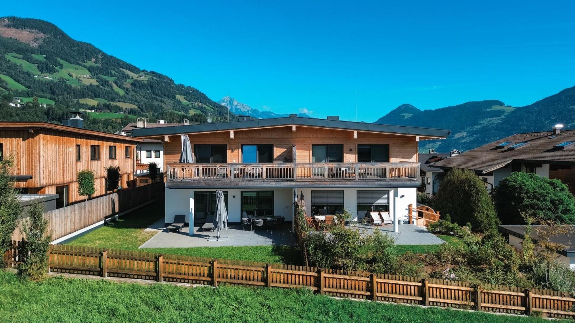 Zillerheart - Balcony Und Car Park By Alpenluxus Appartements Fügen Εξωτερικό φωτογραφία