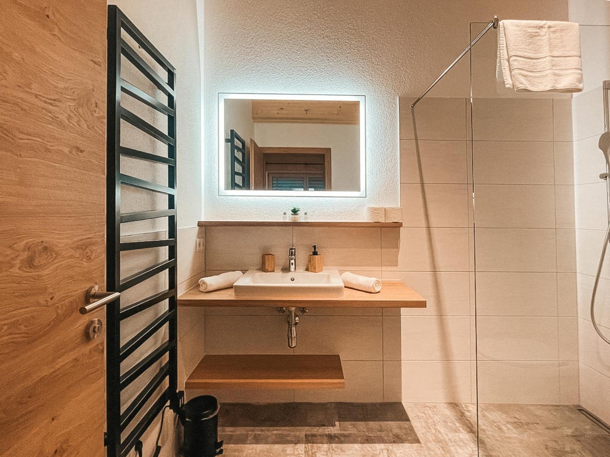 Zillerheart - Balcony Und Car Park By Alpenluxus Appartements Fügen Εξωτερικό φωτογραφία